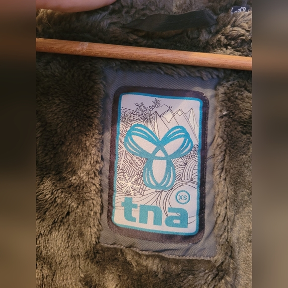 TNA Summit Parka - Picture 3 of 5